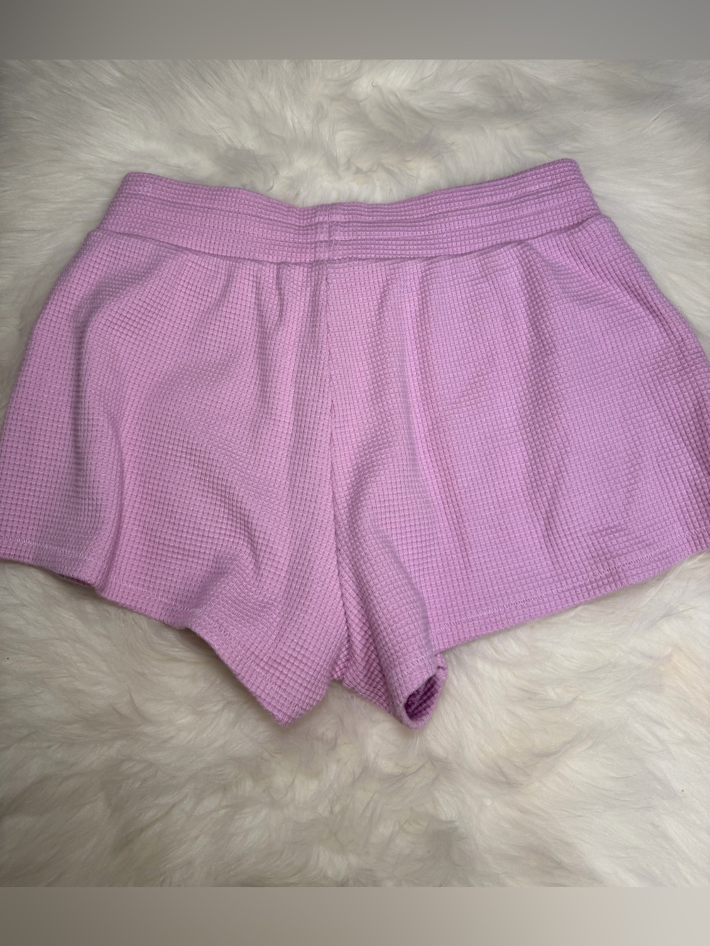 Alo Waffle High-Waist Weekend Escape Short - Picture 2 of 4